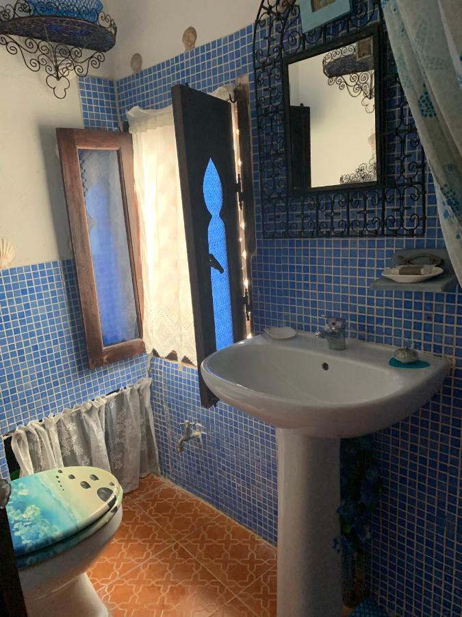 Hathor ,Casa Marroqui Con Dos Terrazas En La Medina Antigua , Ideal Parejas!! Wifi!! Asilah Exterior photo