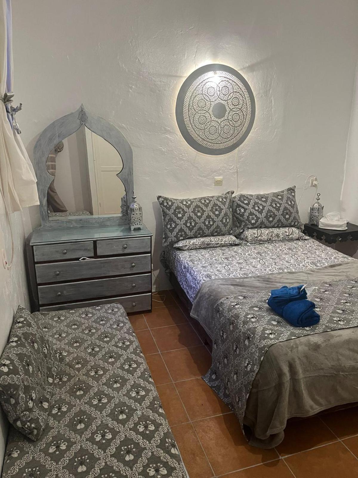 Hathor ,Casa Marroqui Con Dos Terrazas En La Medina Antigua , Ideal Parejas!! Wifi!! Asilah Exterior photo